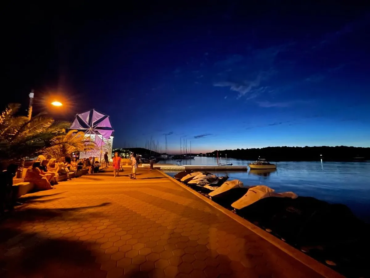 Apartment Deluxe Im Medulin Kroatië